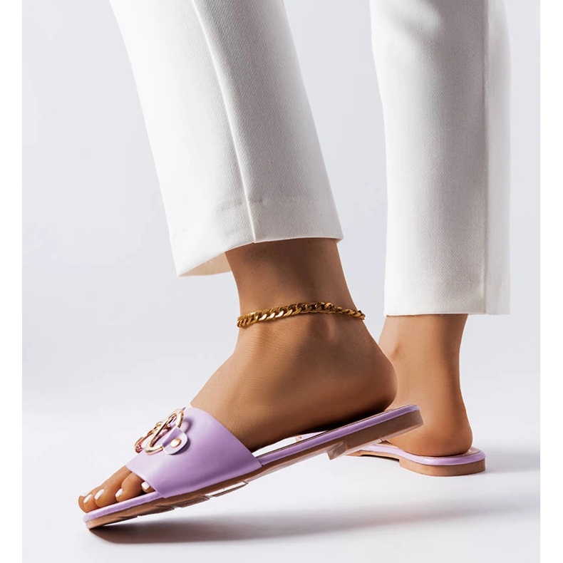 Fioletowe eleganckie klapki z łańcuchem Corbin 1