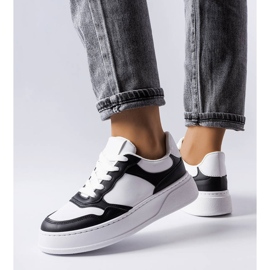 Biało-czarne buty na grubszej podeszwie Baron białe 1