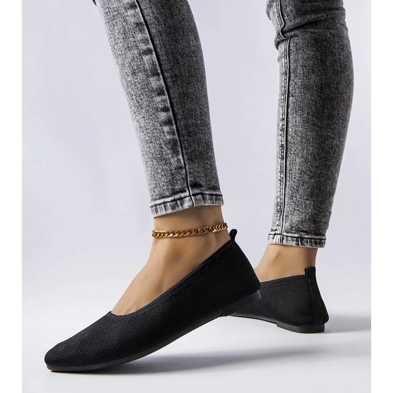 Czarne materiałowe balerinki Drouin 1