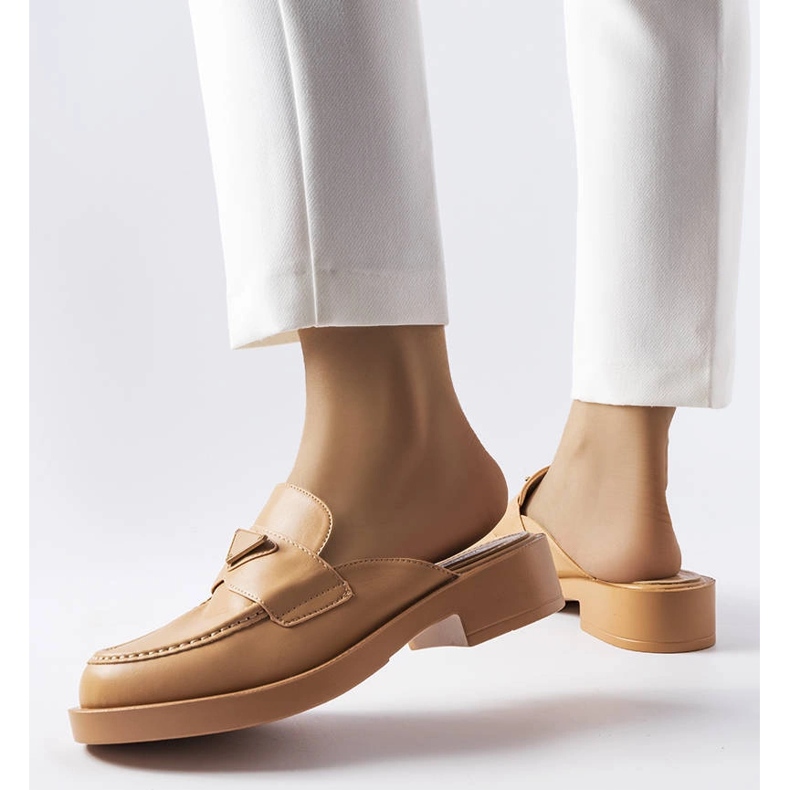 Brązowe klapki z zabudowanym noskiem Berkshire 1