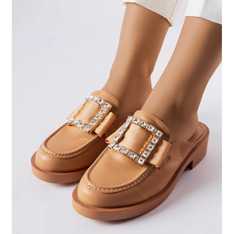 Brązowe klapki z zabudowanym noskiem Columbus 1