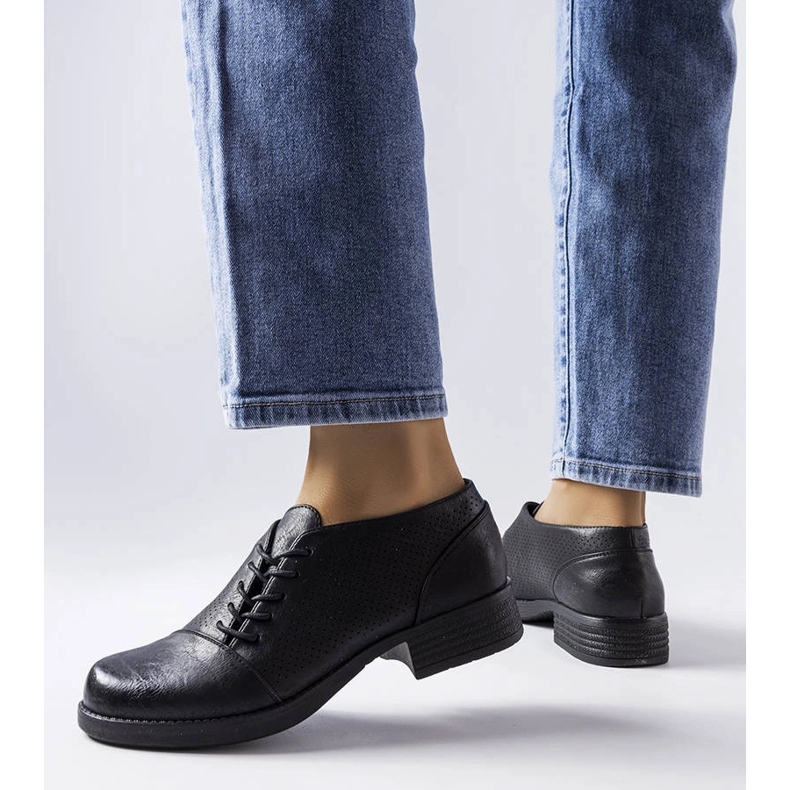 Czarne półbuty LS5379 1