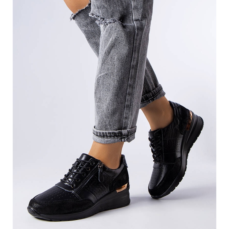 Czarne ażurowe skórzane półbuty Jazzar 1