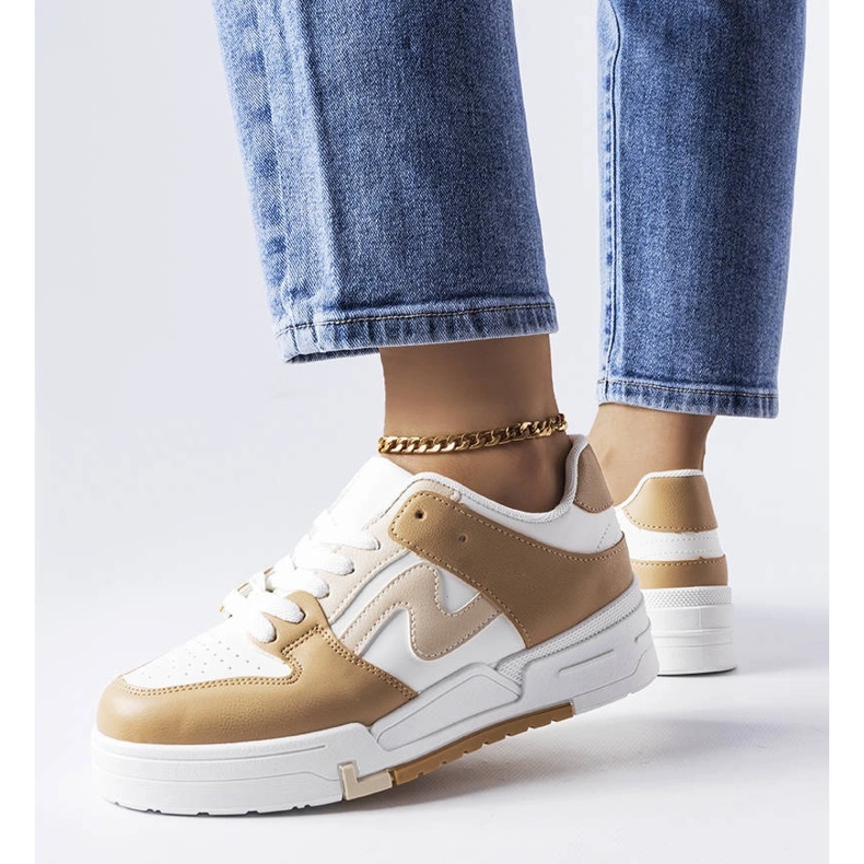 Brązowe buty na grubszej podeszwie Harter beżowy 1