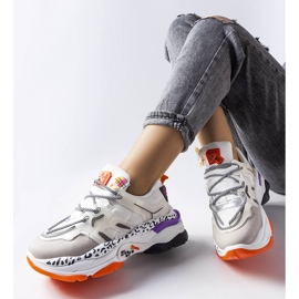 Białe sneakersy z łączonych materiałów Donalina 1