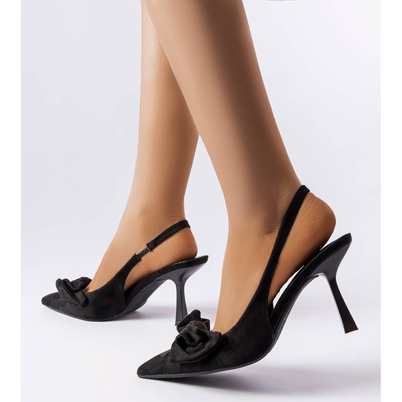 Czarne szpilki z kokardką Olengo 1