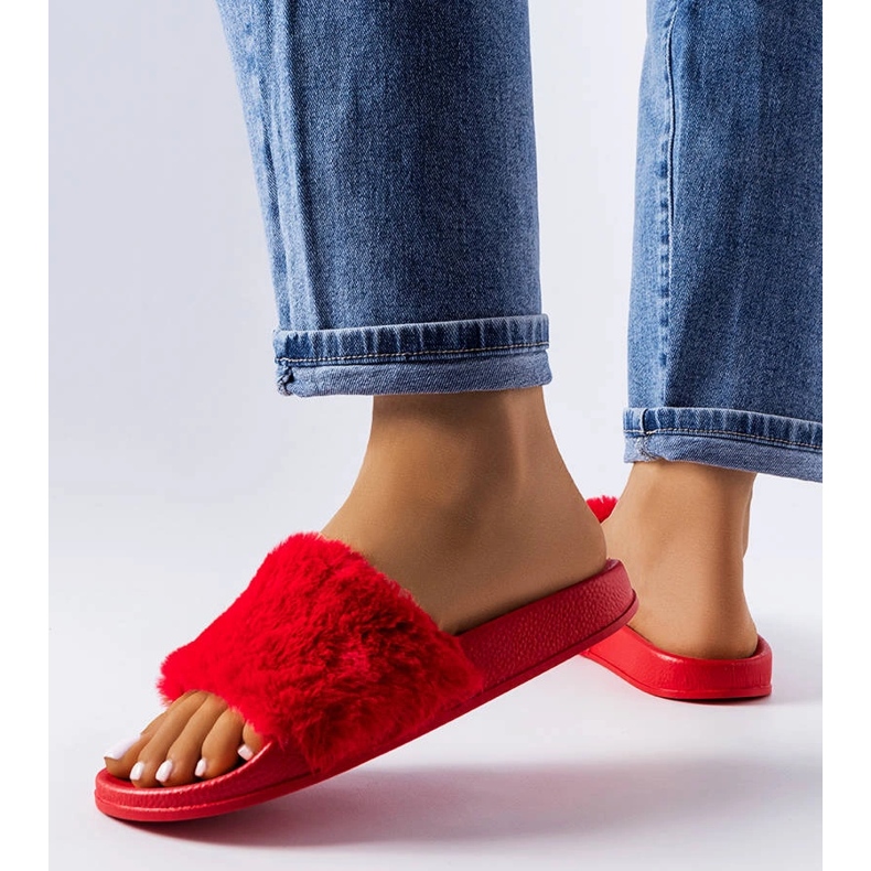 Czerwone klapki z futerkiem Raffaele 1