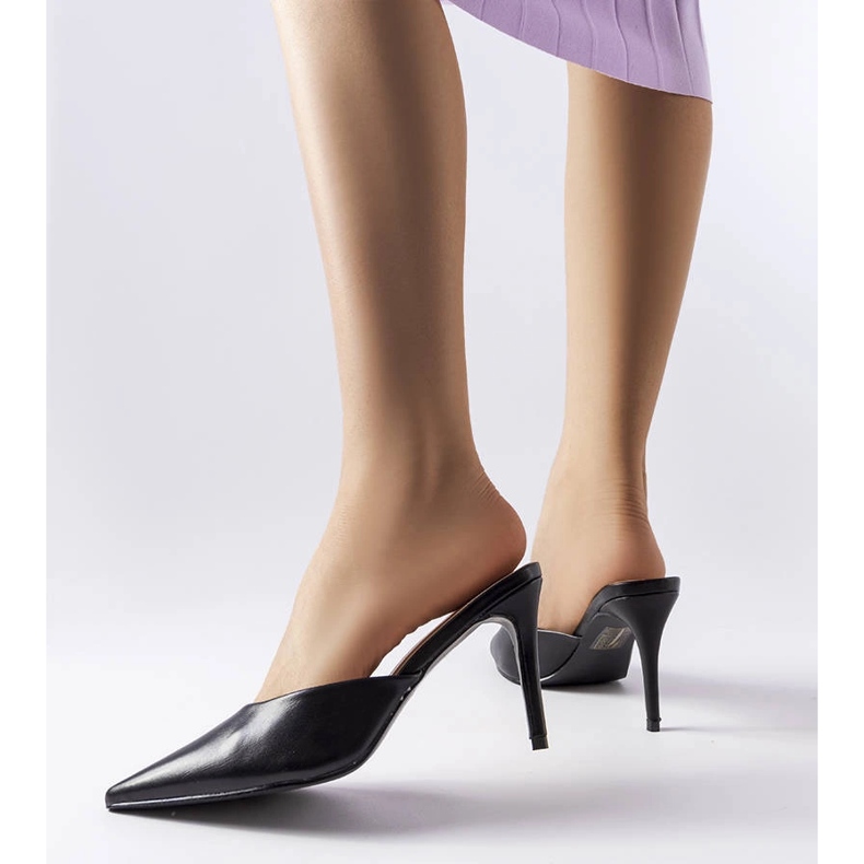 Czarne klapki na szpilce Drainer 2