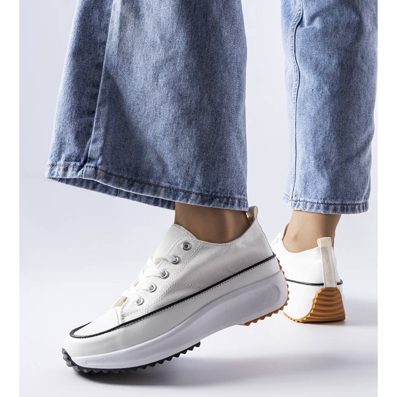 Białe sportowe trampki na platformie McKeylor 1