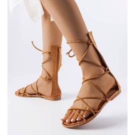 Brązowe sandały wysoko wiązane Heliport 1
