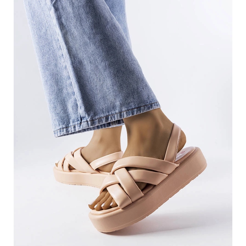 Różowe sandały na platformie Horseshoe 1