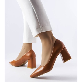 Brązowe czółenka na słupku Fanchon 1