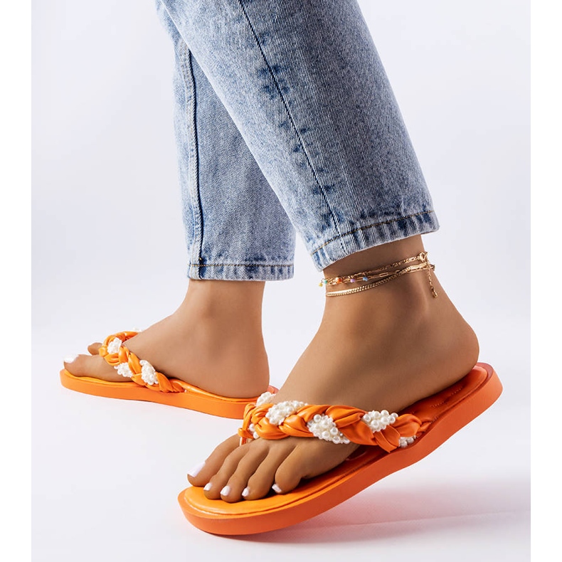 Pomarańczowe klapki zdobione perełkami Conifer 1