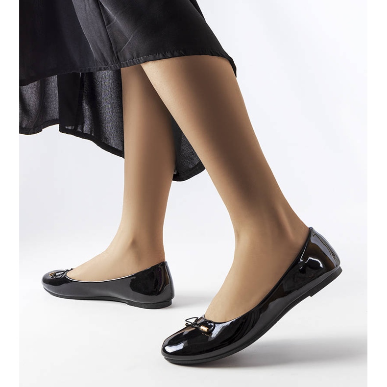 Czarne lakierowane balerinki Lakewood 1