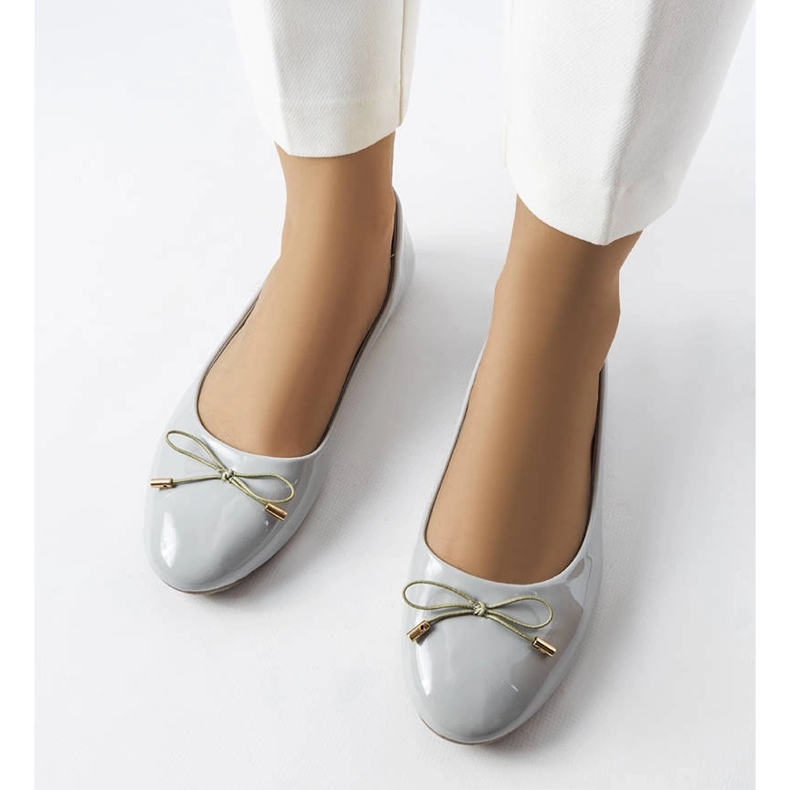 Szare lakierowane balerinki Lakewood 2