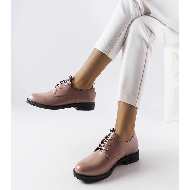 Różowe wiązane półbuty Edmonton 1