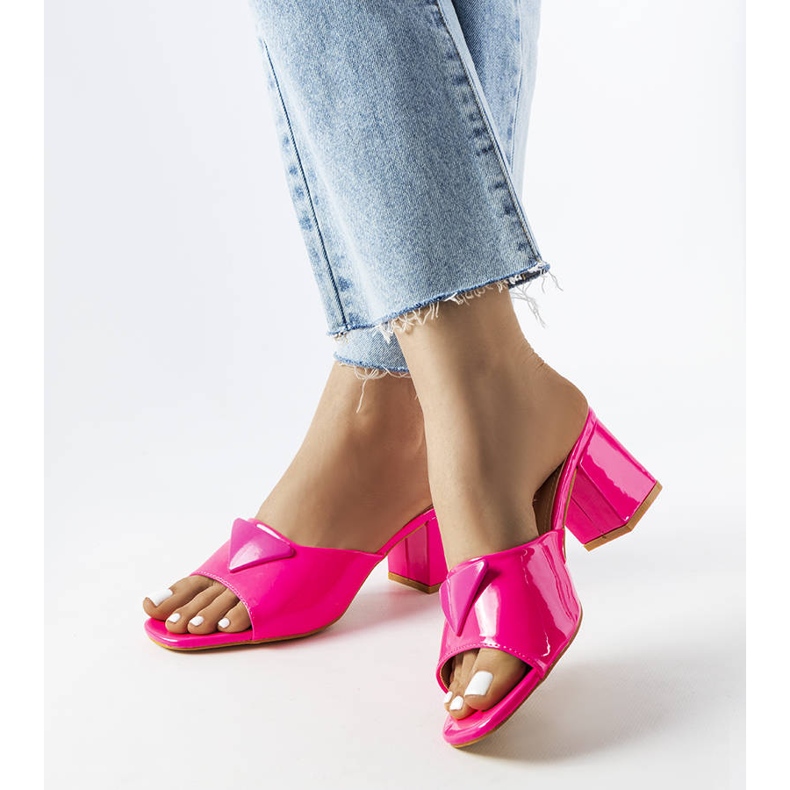 Różowe lakierowane klapki na słupku Branch 2