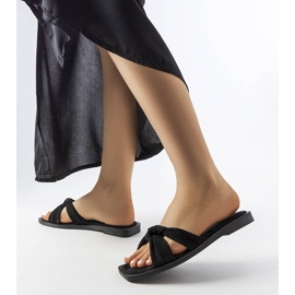 Inna Czarne klapki z eko-zamszu Pride 2