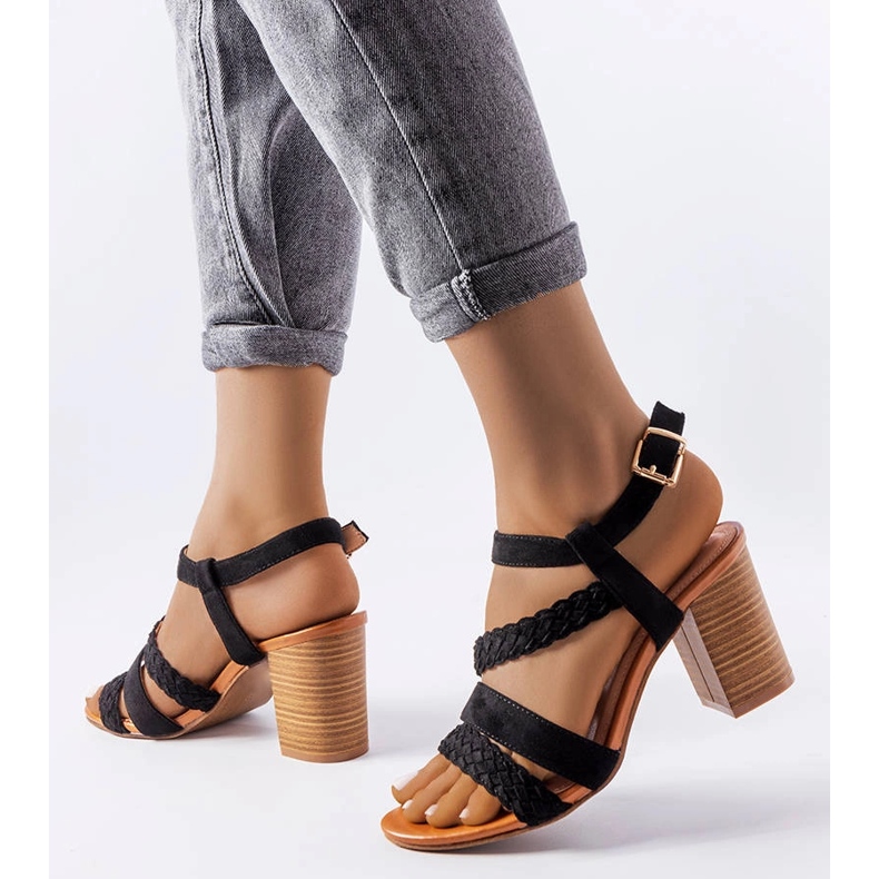Evento Czarne sandały z plecionymi paskami Octave 1