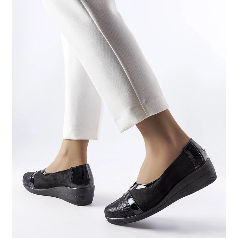 Czarne półbuty na koturnie Sundown 1