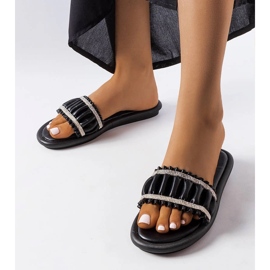 Czarne klapki i cyrkoniami Anapor 1