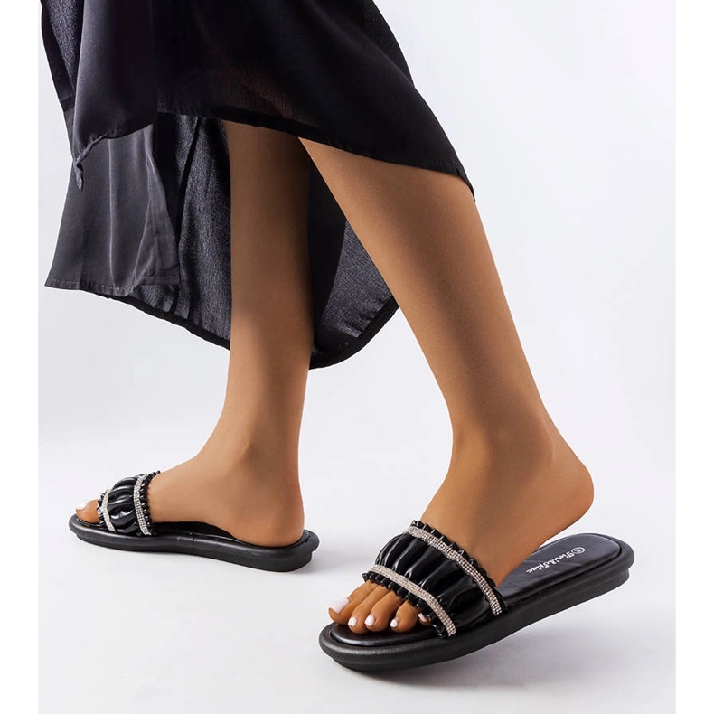 Czarne klapki i cyrkoniami Anapor 2