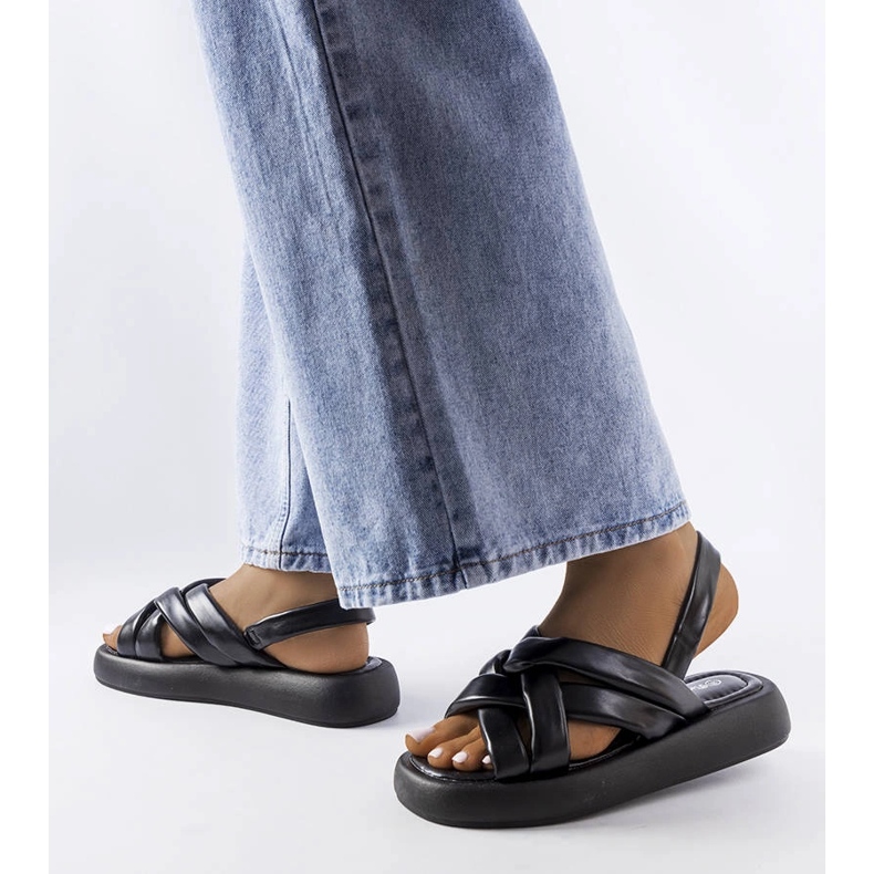 Czarne klapki na platformie Primeau 1