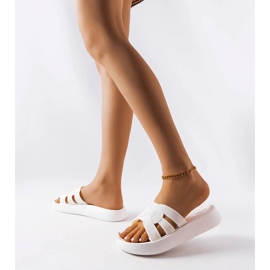 Białe gumowe klapki Coudert 1