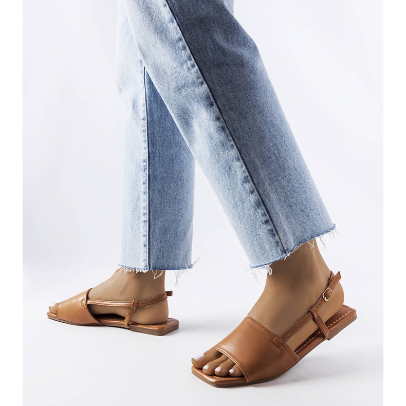 Brązowe sandały z kwadratowym noskiem Locust 1