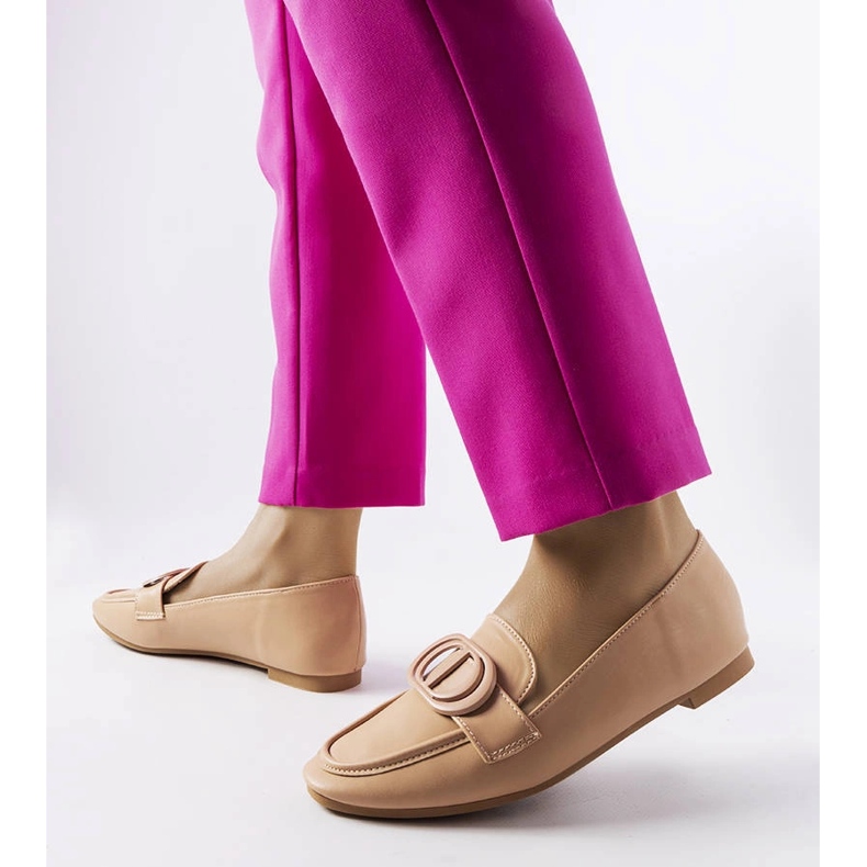 Ciemnobeżowe mokasyny z klamerką Poissonnier beżowy 1