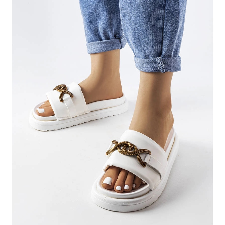 Białe klapki na platformie Frédérique 1