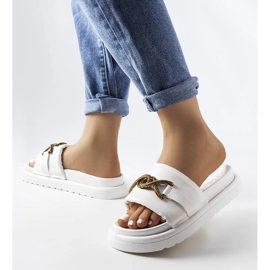 Białe klapki na platformie Frédérique 2