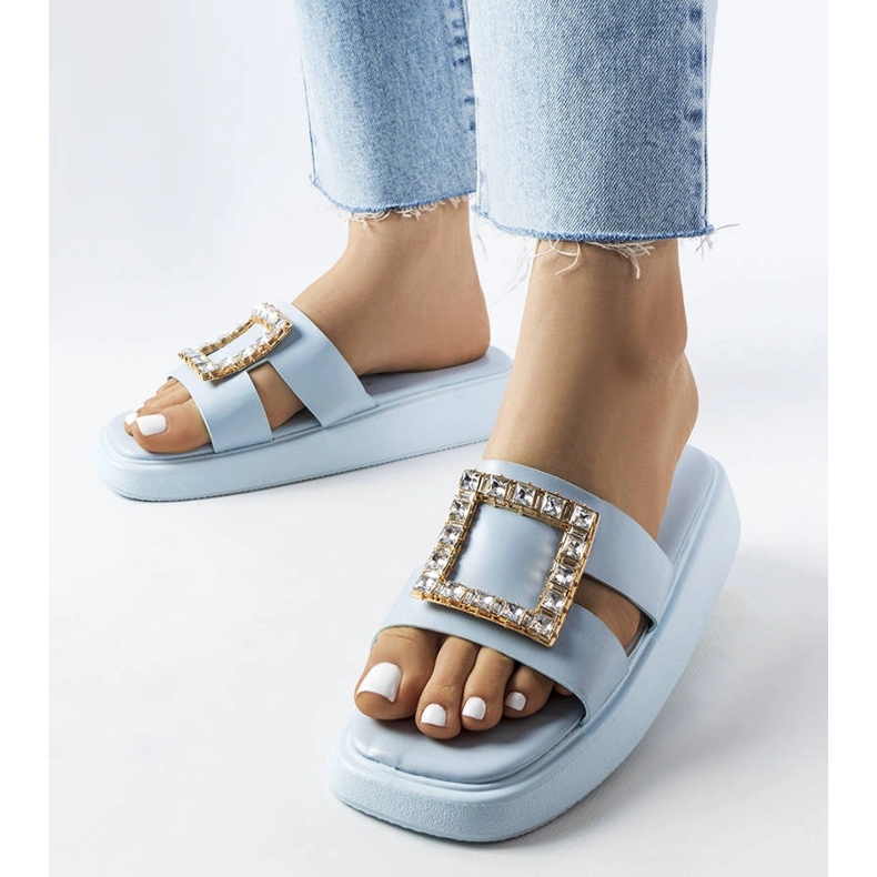 Niebieskie klapki z cyrkoniami Fusberta 1