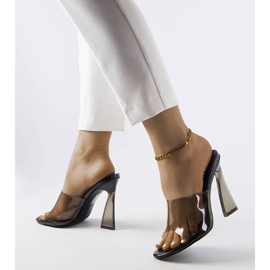 Czarne transparentne klapki na słupku Clichy 1