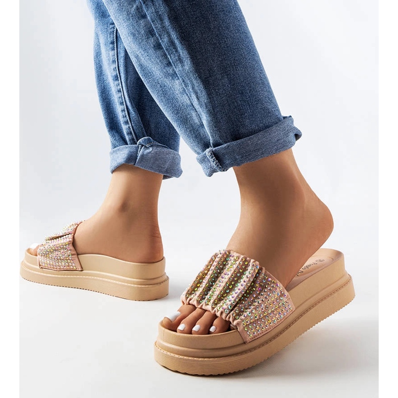 Różowe klapki na platformie z cyrkoniami Franet 1