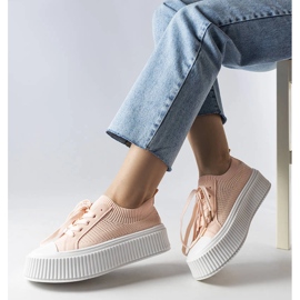 Różowe materiałowe trampki na platformie Mallus 1