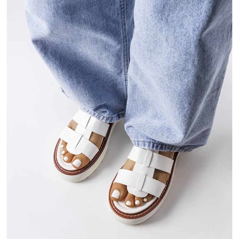 Białe sandały na platformie Loli 2