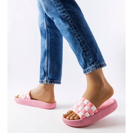 Różowe gumowe klapki na platformie Elin 2