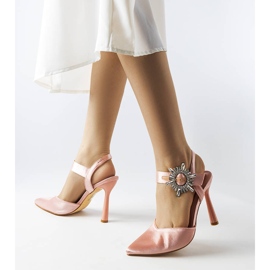 Beżowe satynowe sandały na szpilce Linda różowe 2