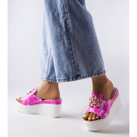 Różowe klapki na koturnie Havanna 1