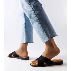 Czarne klapki Tiana 2