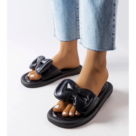 Czarne klapki z kokardą Lende 1