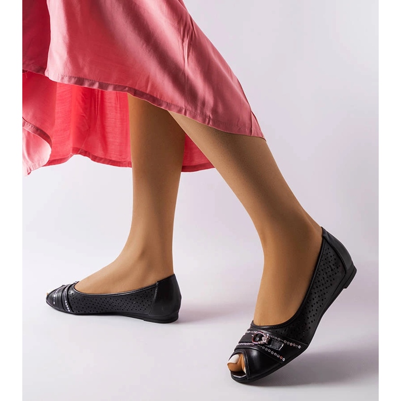 Czarne ażurowe balerinki z cyrkoniami Creek 1