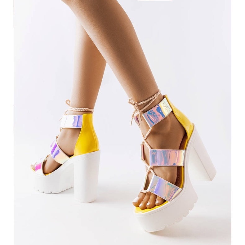 Inna Żółte masywne sandały na słupku Katja 1