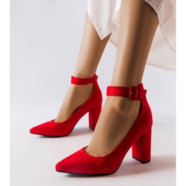 Czerwone czółenka na słupku Achen 1