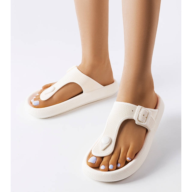 Białe japonki na platformie Moretti 1