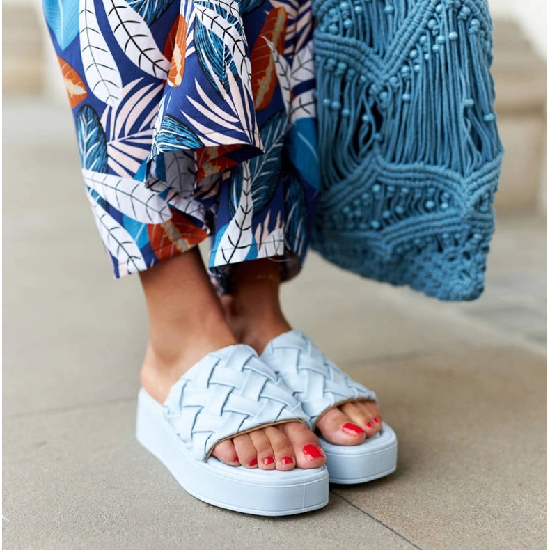 Niebieskie klapki na platformie Esposito 1