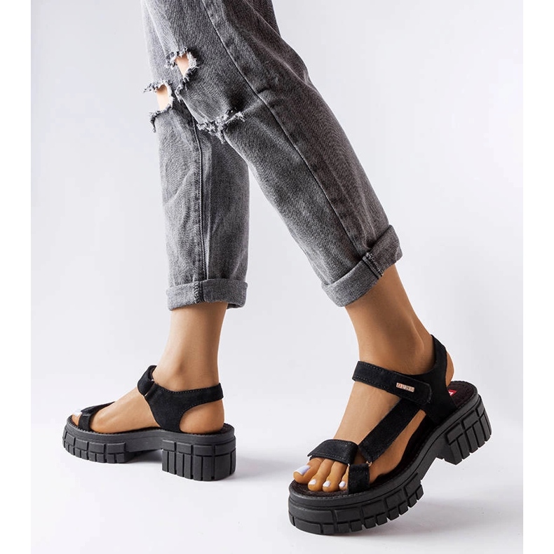 Czarne sandały na słupku Big Star LL276035 1