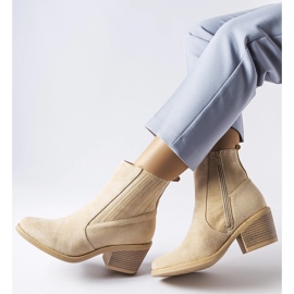 Beżowe botki eko-zamsz na niskim słupku Sovere beżowy 1