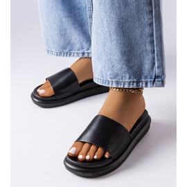 BM Czarne klapki na platformie Paquette 1